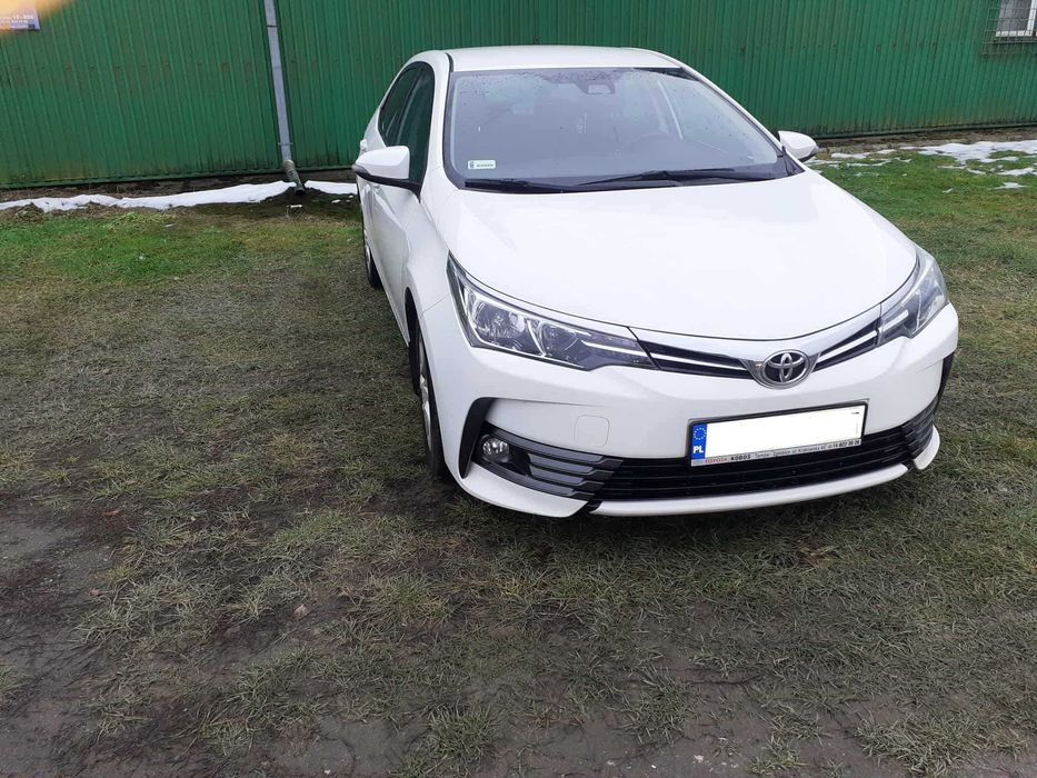 Toyota Corolla 1,6 sedan 2019r. GAZ+PB; pierwszy właściciel