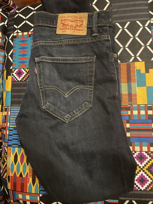 Levi’s azuis escuras slim fit novas W31 L34