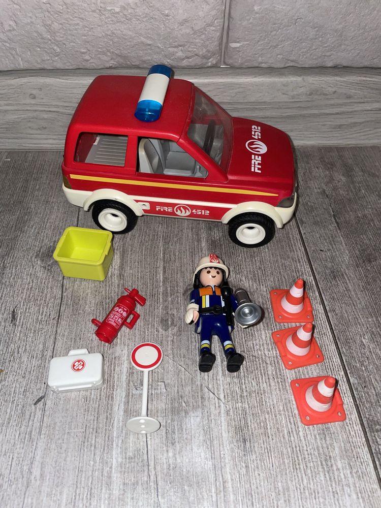 Playmobil straż pożarna damochód