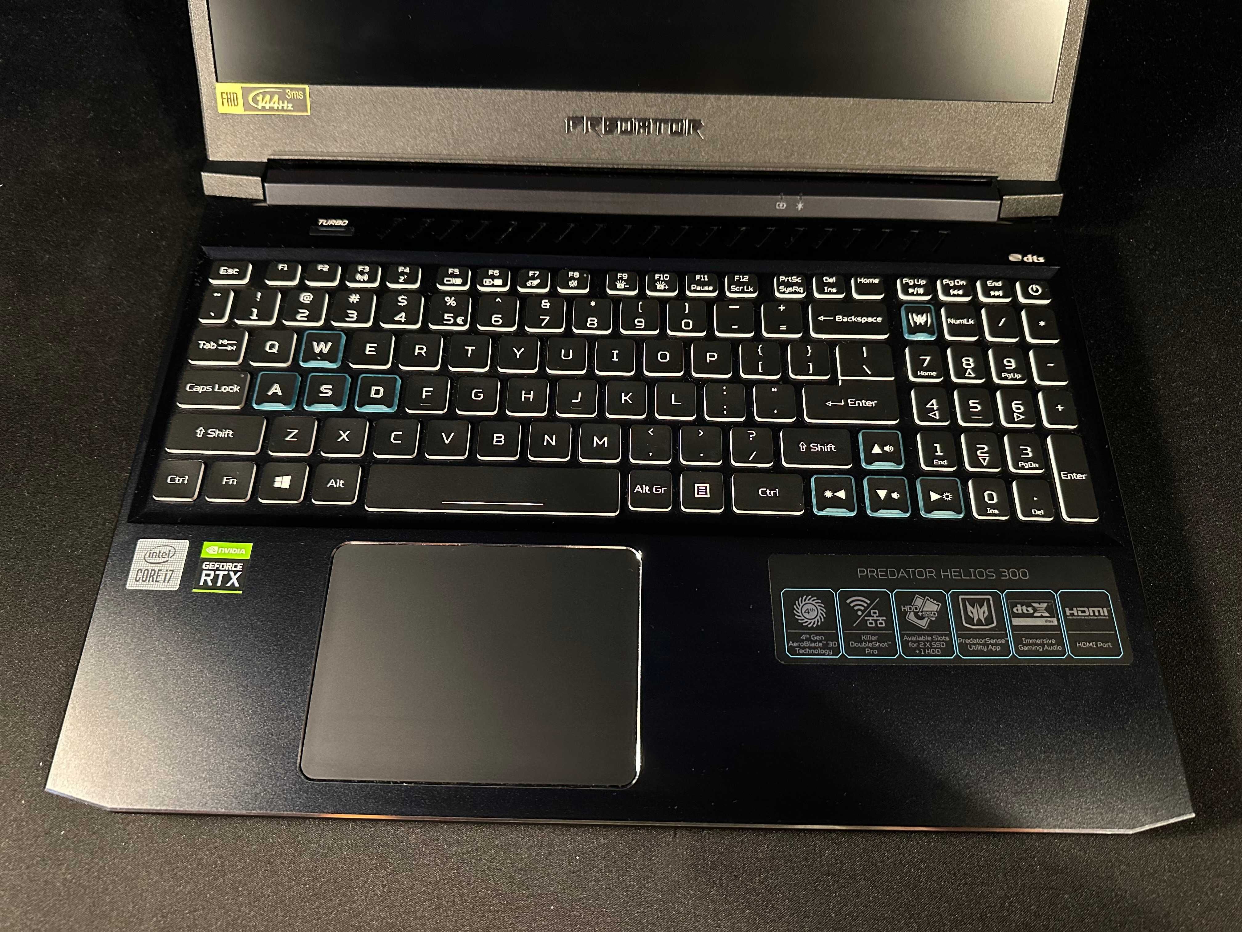 Predator HELIOS 300 i7-10750H