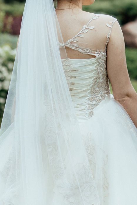 Весільна сукня з коротким рукавом пишна для вагітних