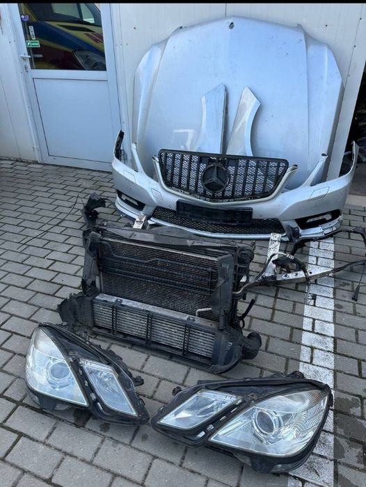 Перед Mercedes E Klass W  211