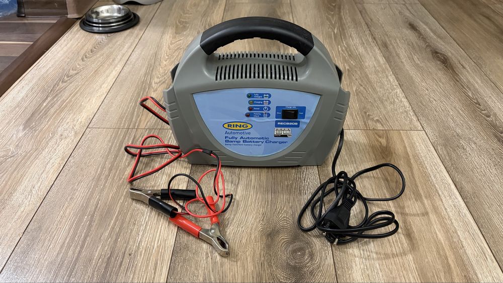 Інвертор/Инвертор  + Зарядний пристрій/Зарядное устройство