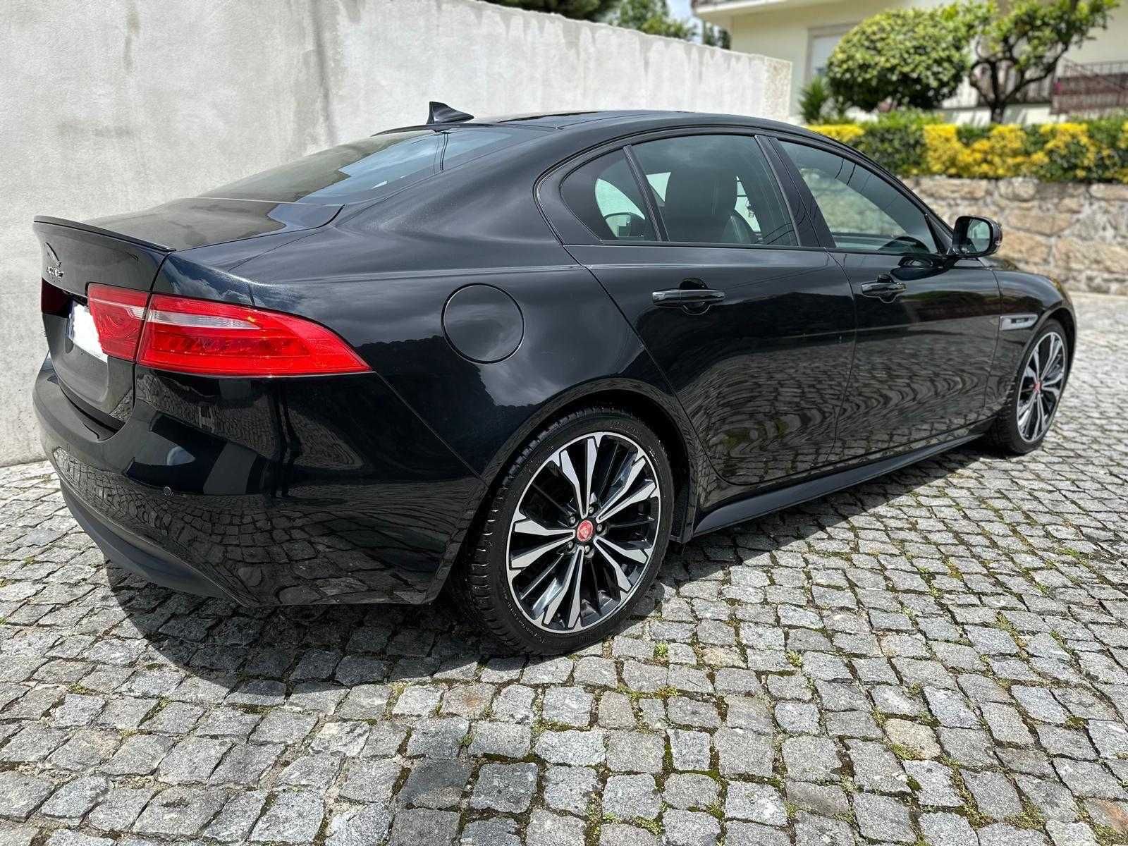 Jaguar XE 2.0 D R-Sport - Elegância, Desempenho e Conforto