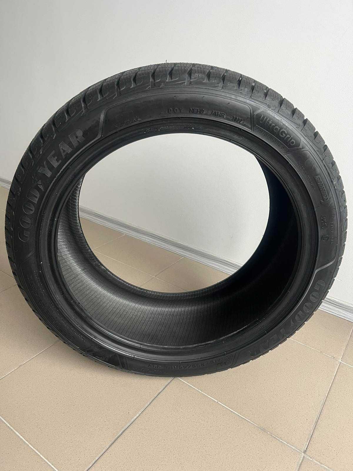 Продам шини б/у 235/45 R18 98V