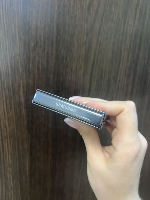 Samsung Flip 5 8/512Gb (SM-F731B) Офіційний