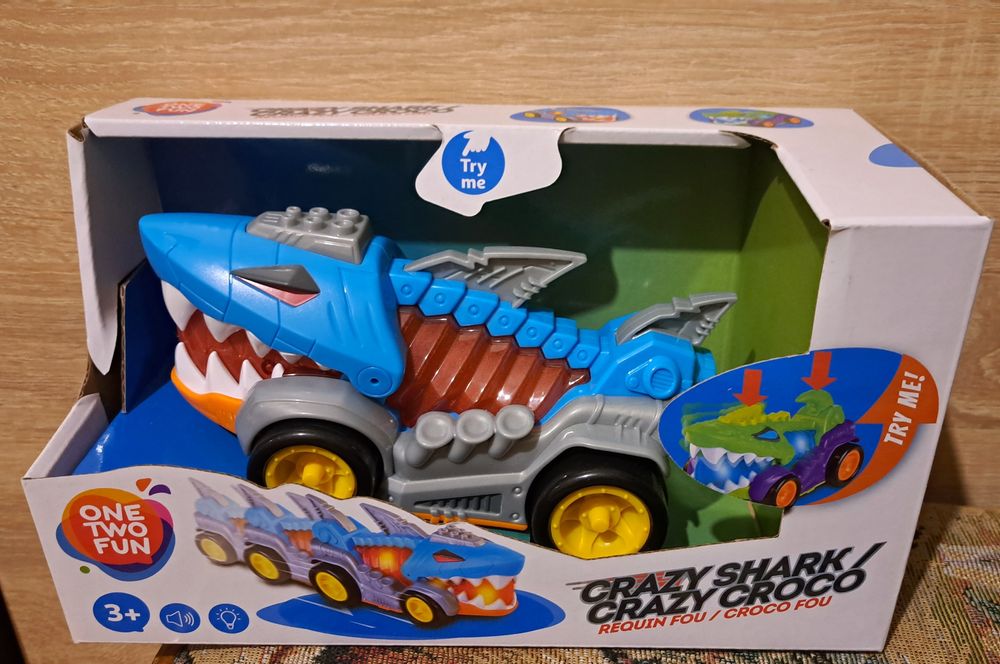 Безумная Акула, интерактивная игрушка-машинка. Звук, свет