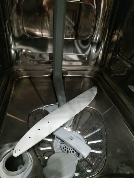 Посудомойка Elektrolux ESL 43020