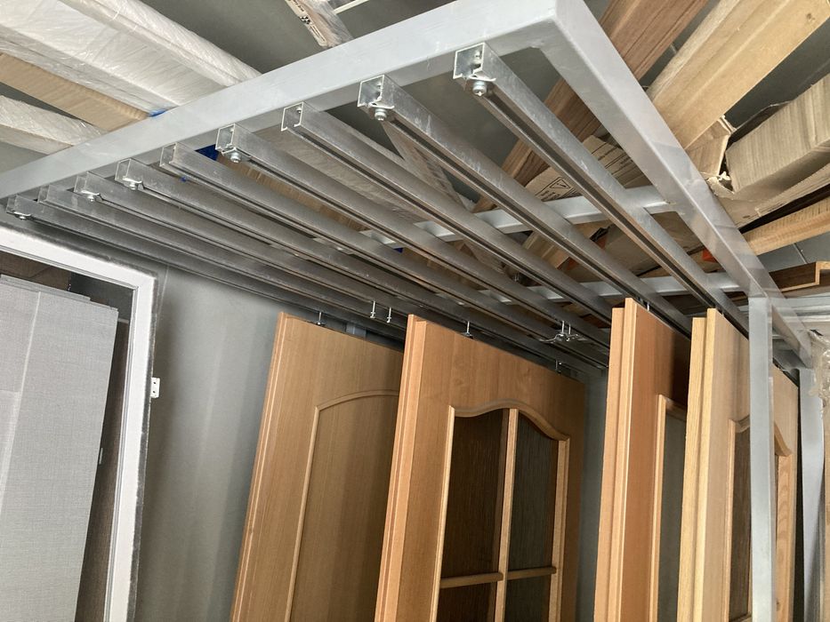 Ekspozytor drzwi wewnętrznych,do expozycji drzwi.