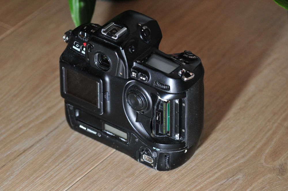 Nikon D1 LEGENDA cyfrówek