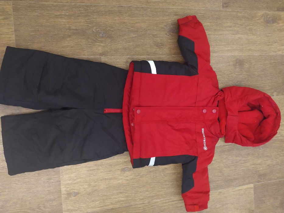 Продам зимний комплект куртка и полукомбинезон Snowtech