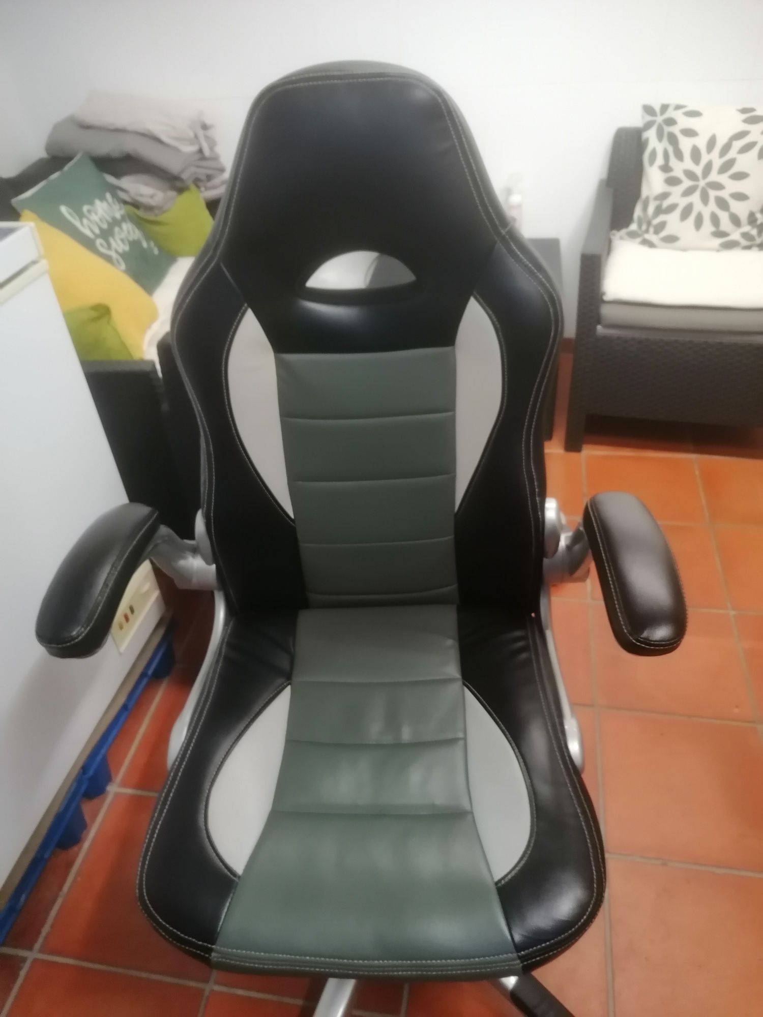 Cadeira gaming..