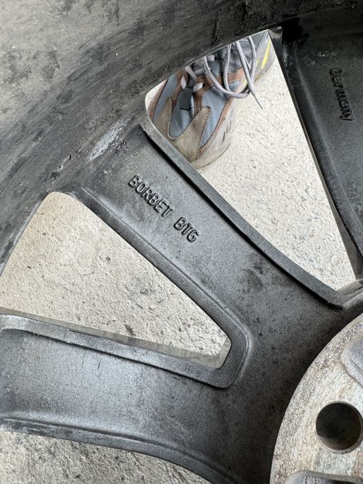 Титани та резина Зима r17 Continental 225/55/17 ( можна окремо купити)