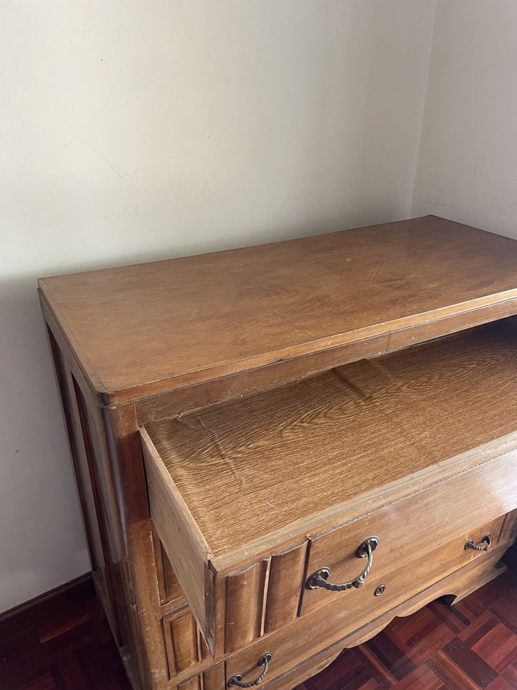 Conjunto de guarda-roupa e cómoda de quarto