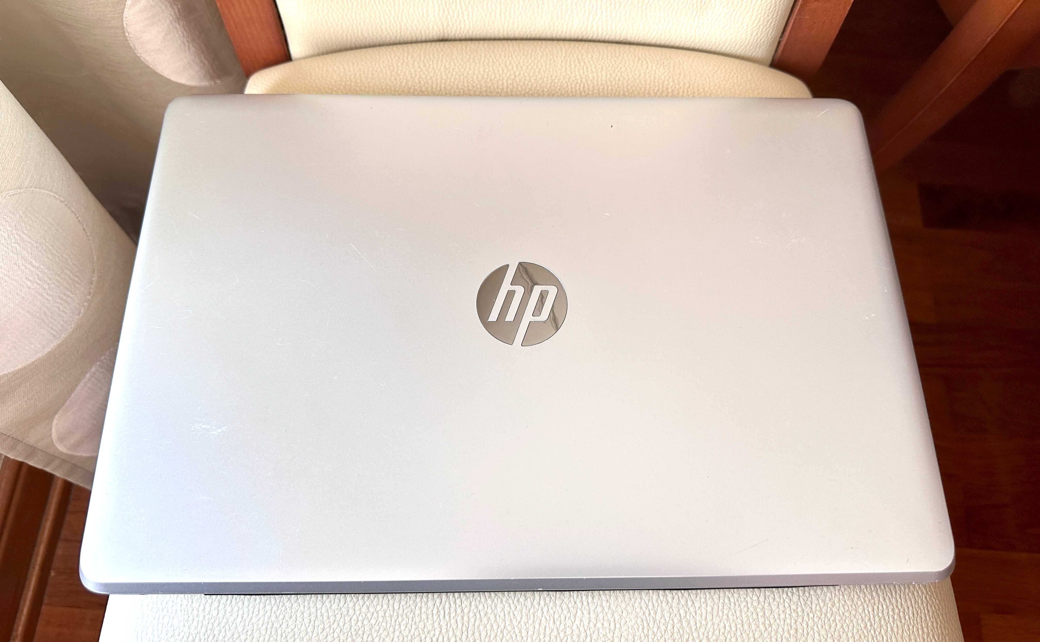 HP Probook 15.6"/i5-7200/12Gb Ram/2 Discos/Radeon R5 2Gb Dedicados