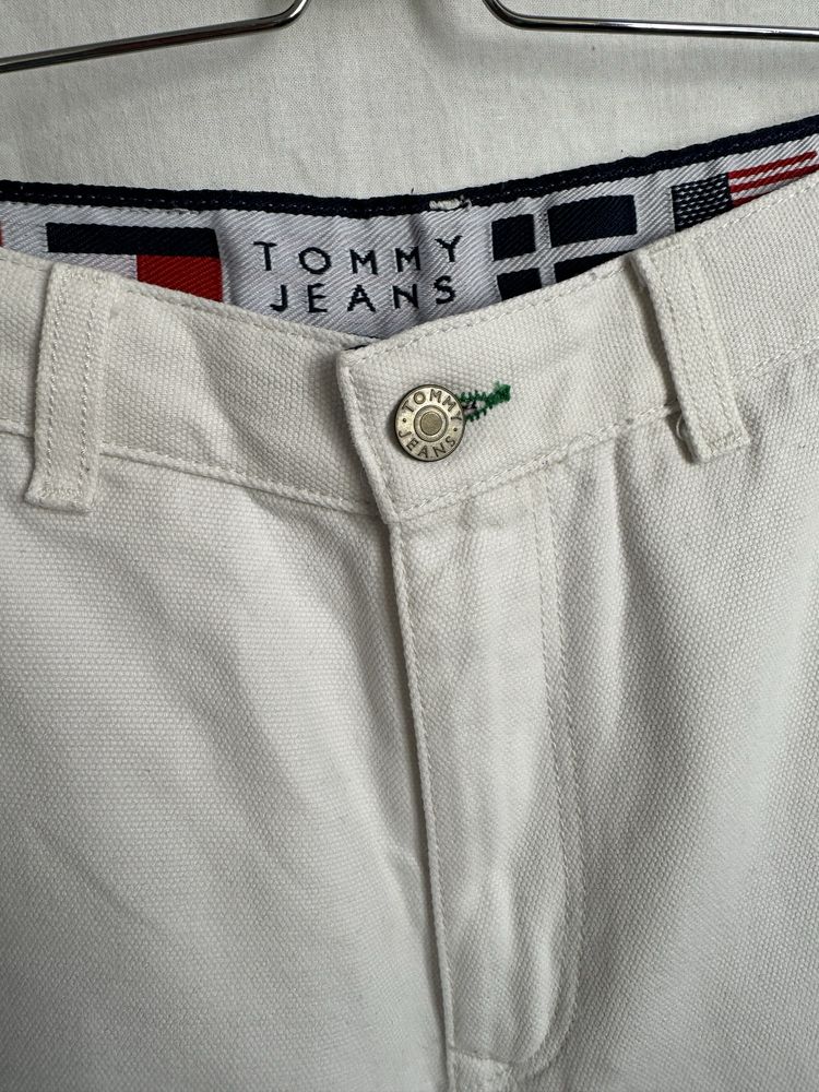 Spodnie Tommy Hilfiger XS W25 L32 białe logo prosta nogawka bojówki