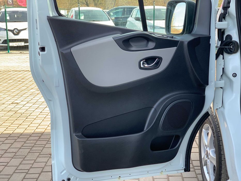 Renault Trafic 2019 9 місць