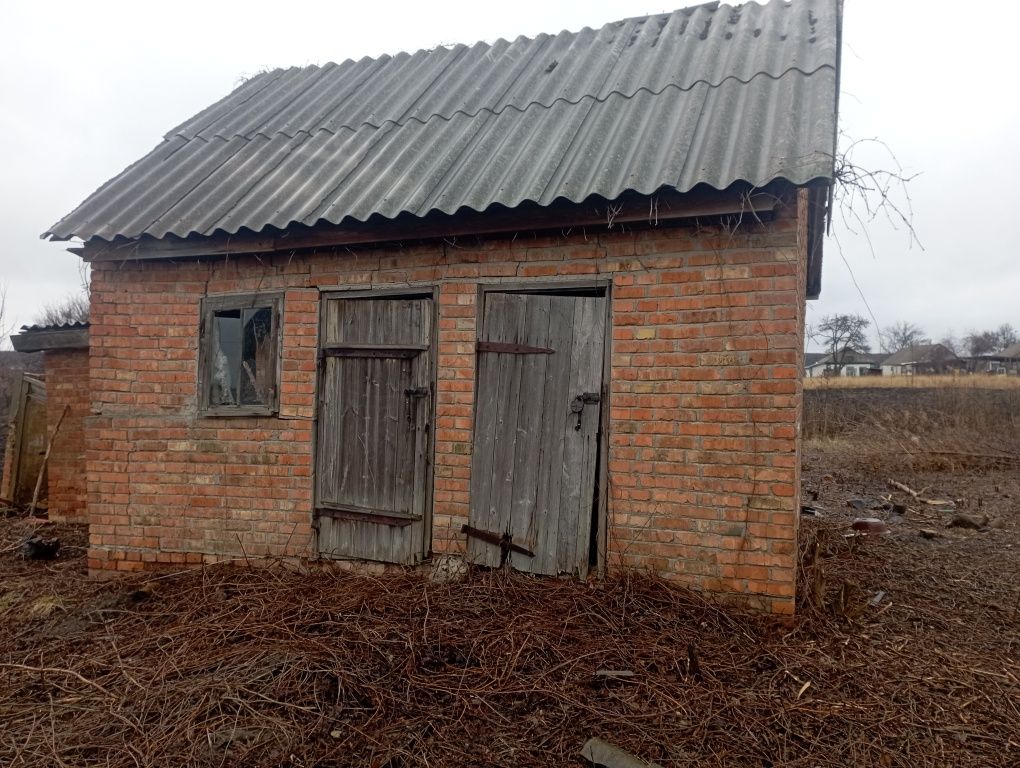 Продам терміново будинок 20 соток землі