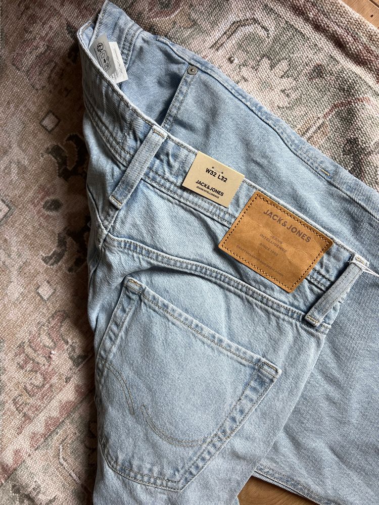 New ! Джинси прямого крою JACK&JONES Relaxed