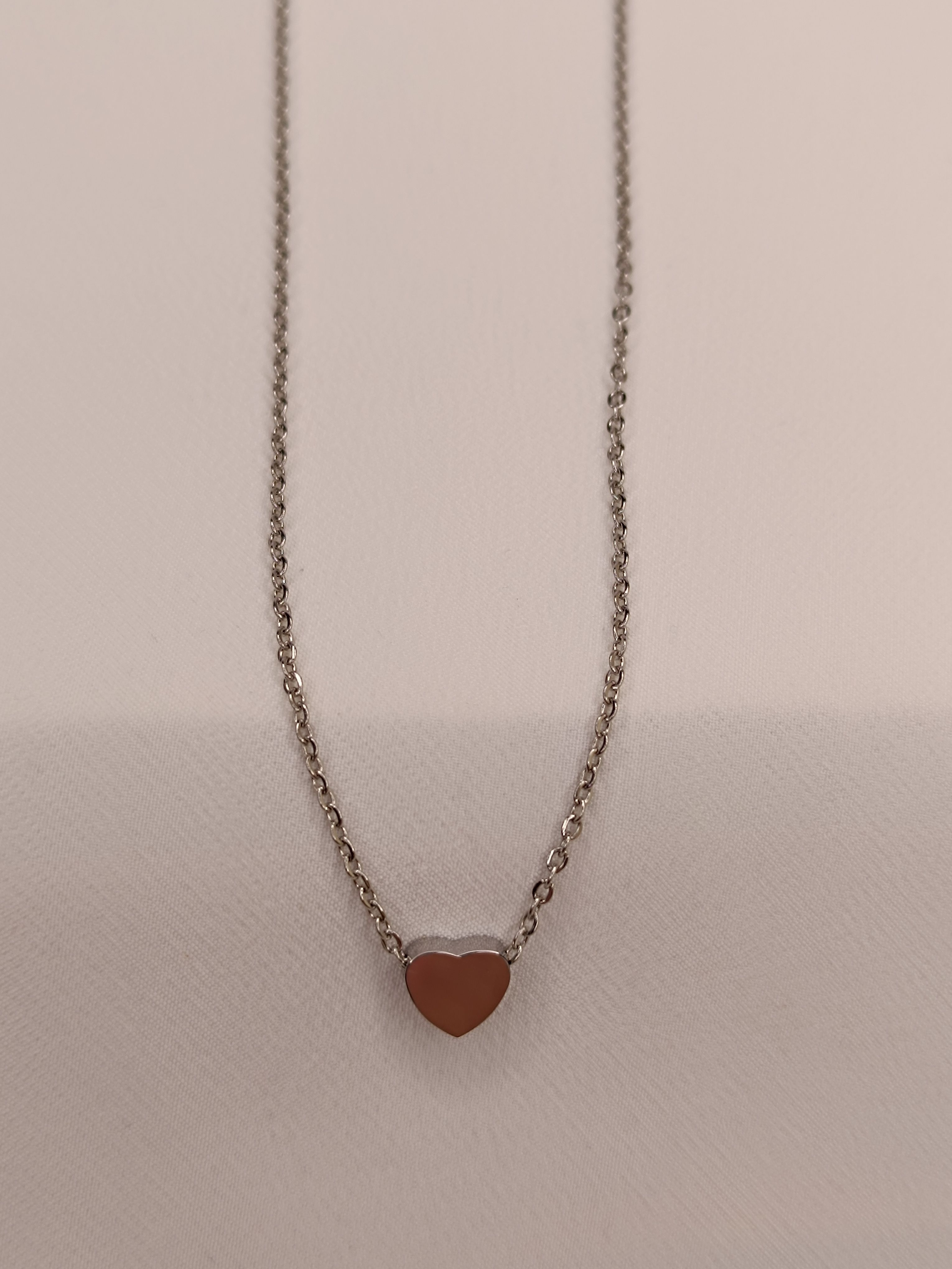 Necklace / Heart Yarn
