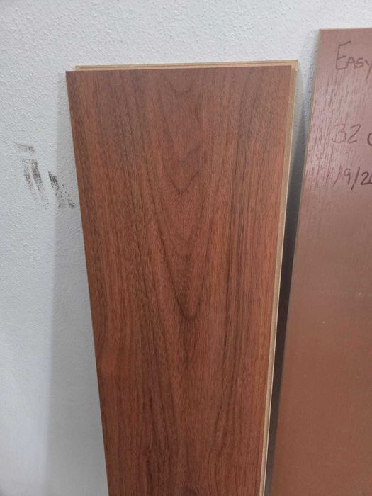 Pavimento Flutuante Tarkett AC4 / AC5 – Lote Completo (Novo)