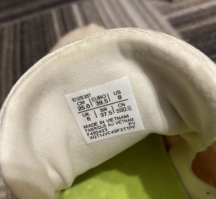 Чоловічі бігові кросівки