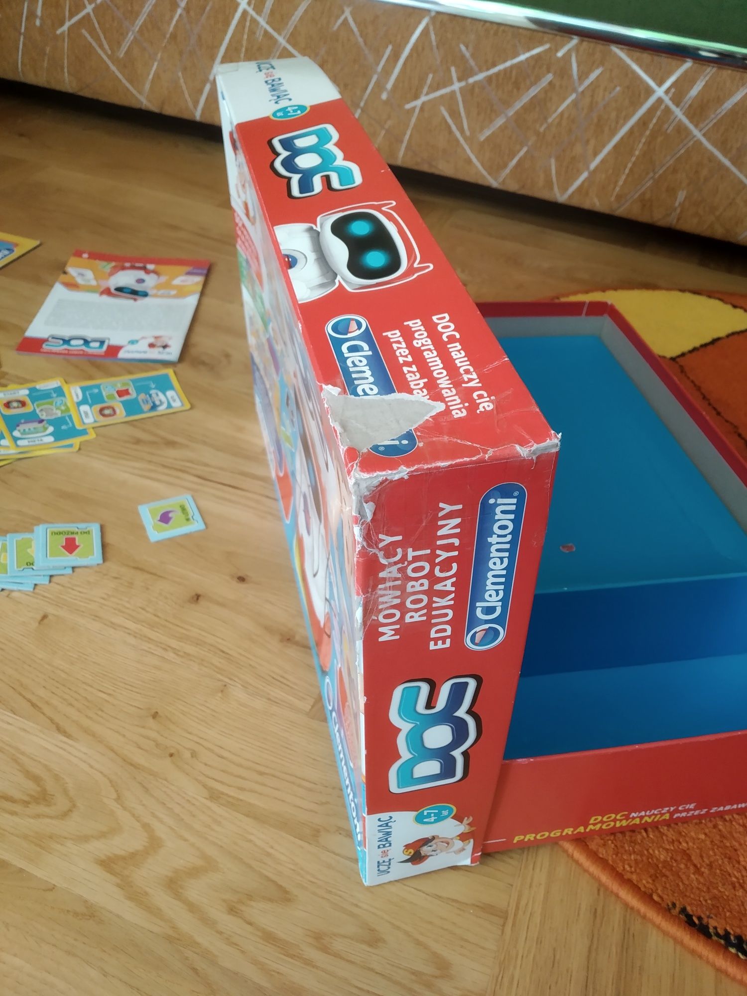 Mówiący robot edukacyjny DOC firmy Clementoni