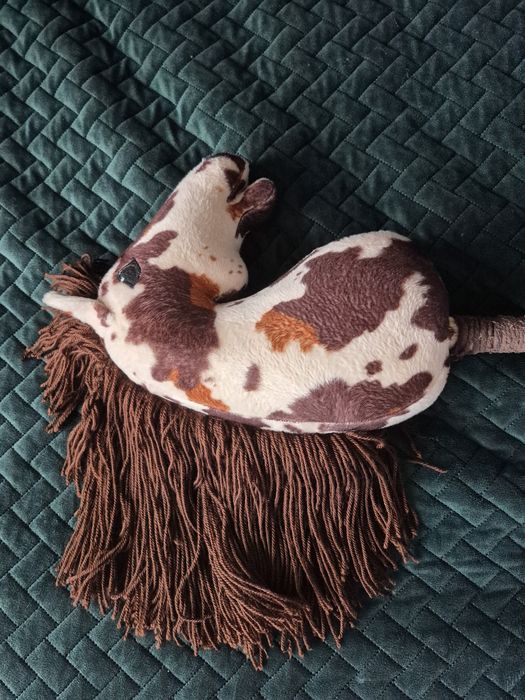 Hobby horse srokaty brązowy koń na kiju A4