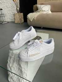 Жіночі кросівки Nike Blazer Low Platform білий N00161 ТОПЧИК