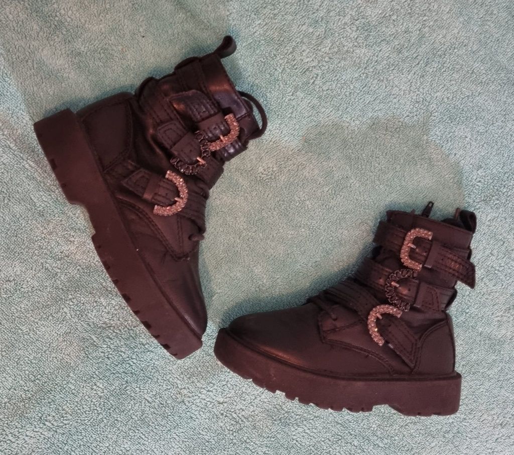 Botas Zara Criança  N29 em bom estado