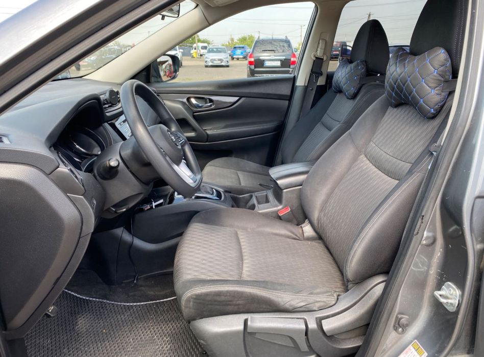 Автомобиль Nissan Rogue