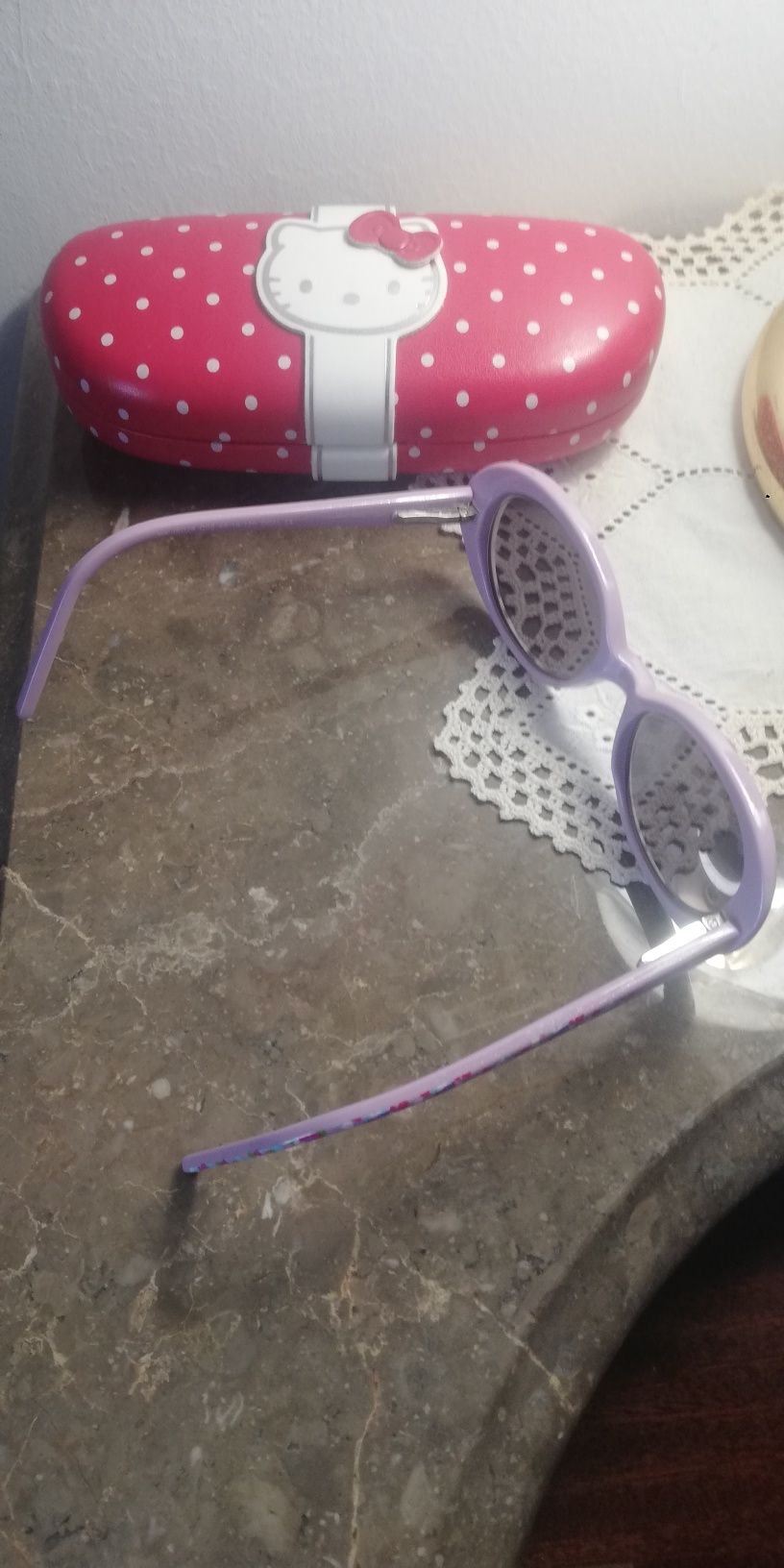 Oculos Hello Kitty de menina , estado praticamente novo's Lindos