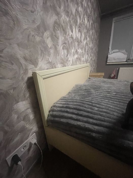 Двоспальне ліжко