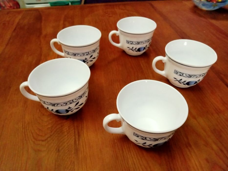 Ретро пара з Європи ,порцелянові чашечки