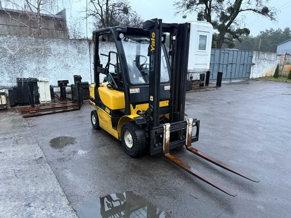 Навантажувач вилковий YALE GLP25VX