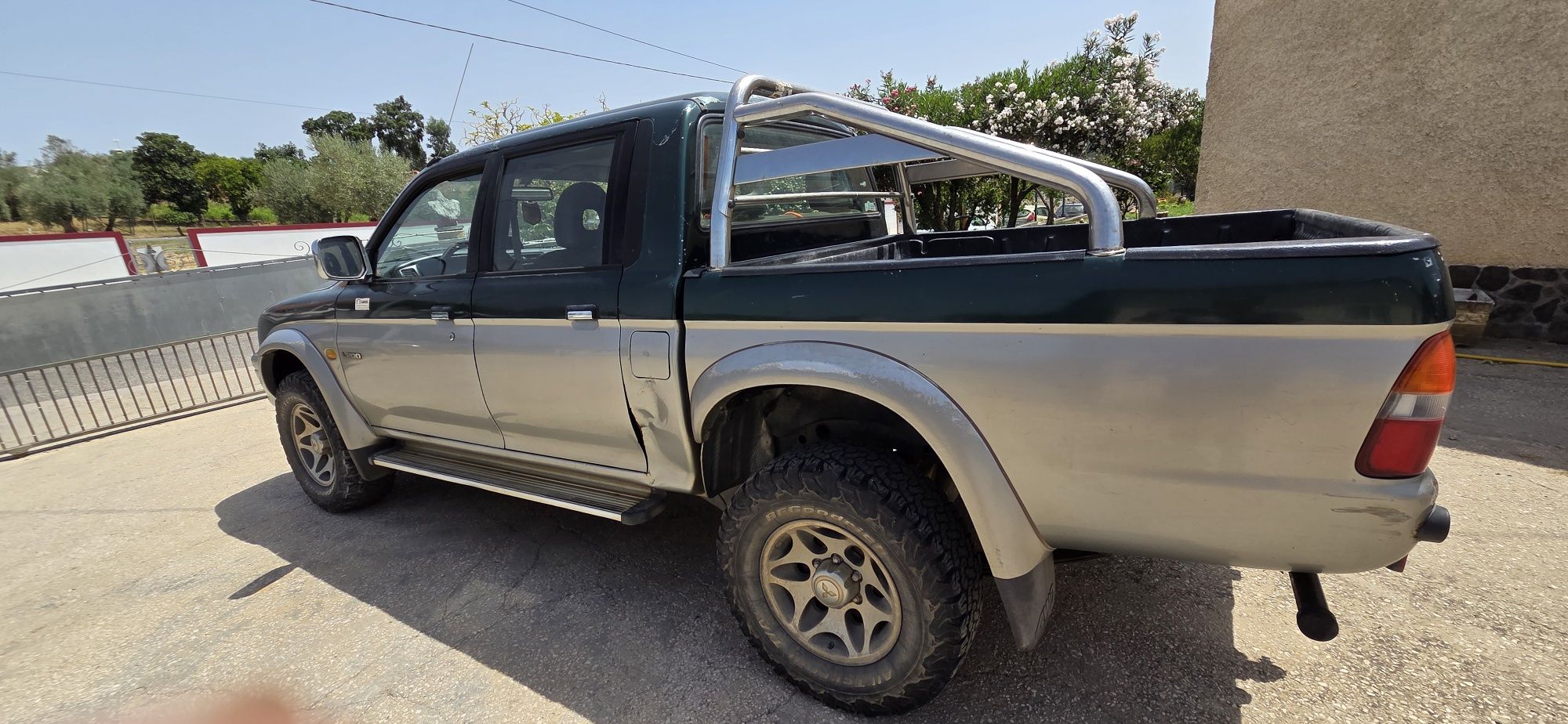 Mitsubishi strakar