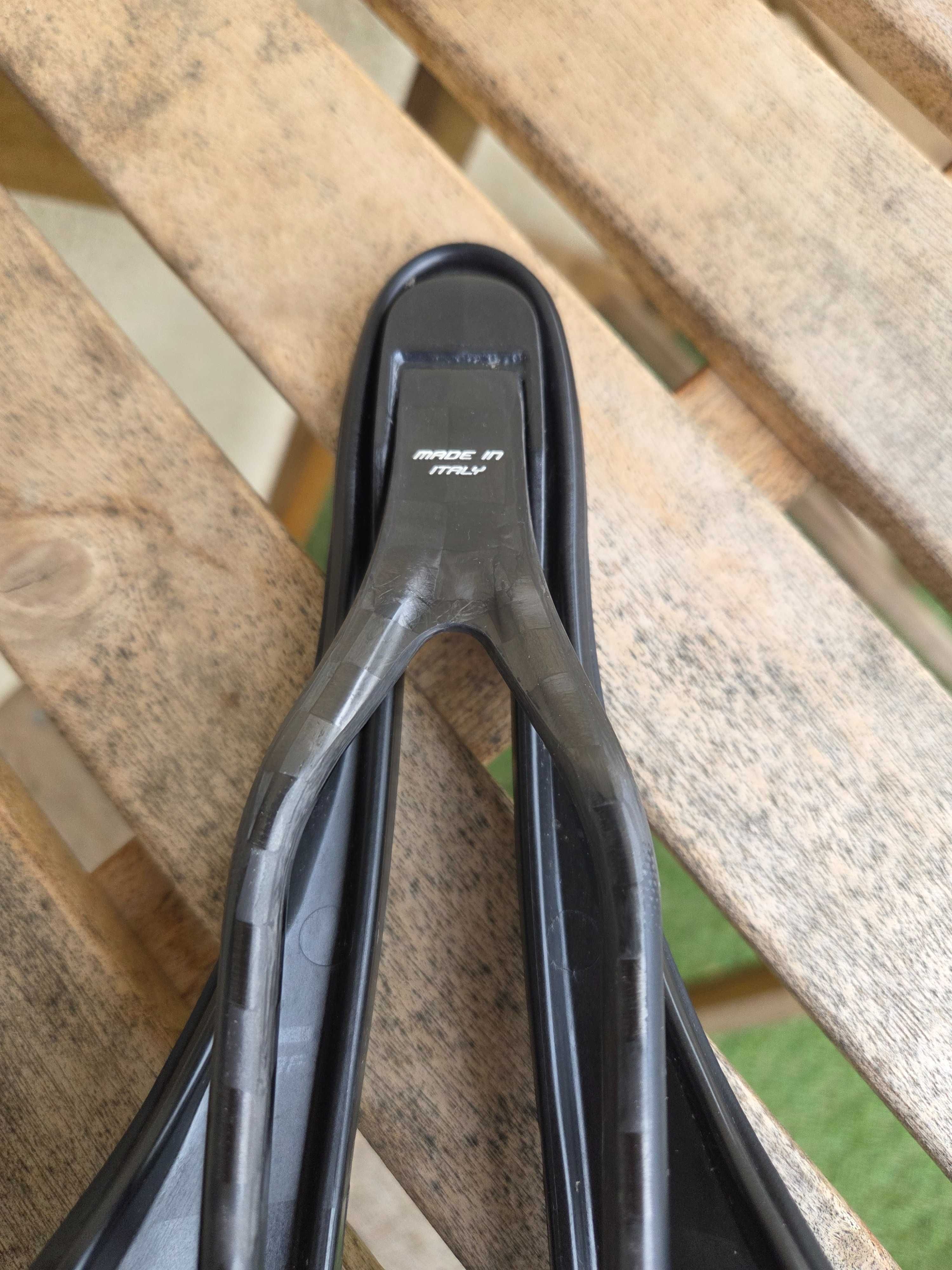 Selle Italia SLR Boost Carbon Superflow