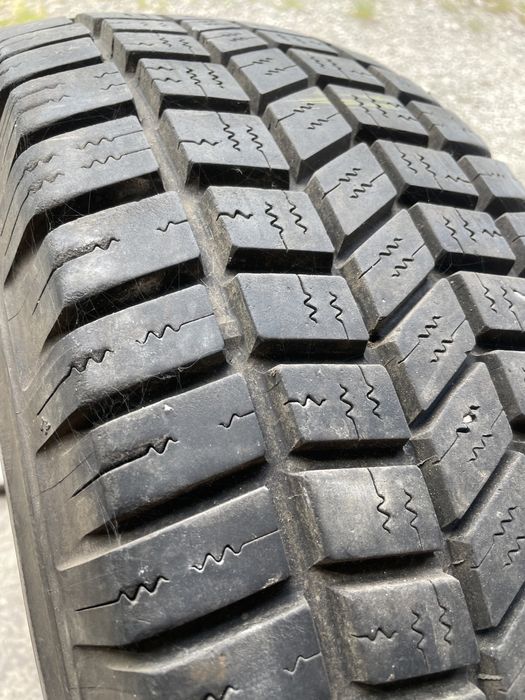 резина колесо шина 235/70 R16 Michelin 4x4