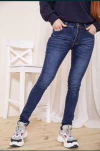 Утеплені джинси жіночі