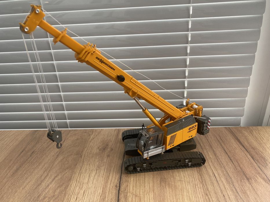 Продам модельку крана wsi nzg Senebogen 683 масштаб 1:50