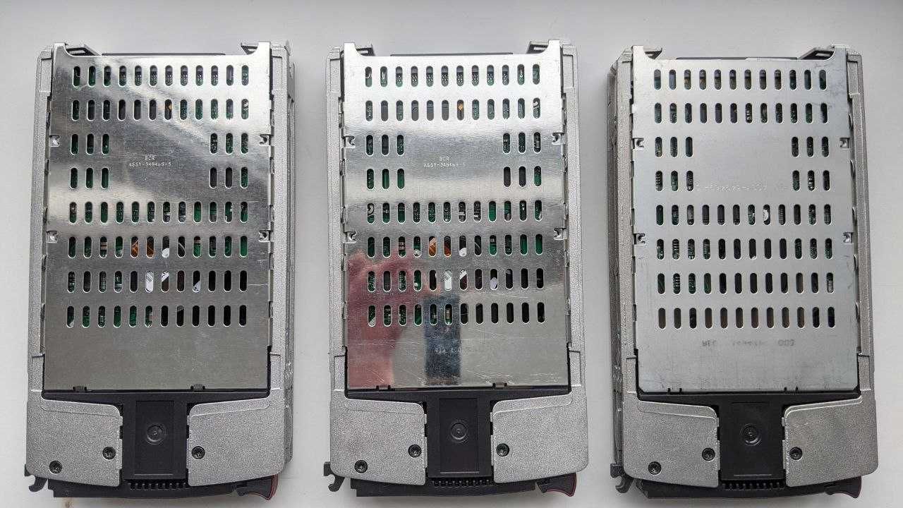 Жорсткі диски серверні 32.6/146/300  3.5/2.5 SAS HDD