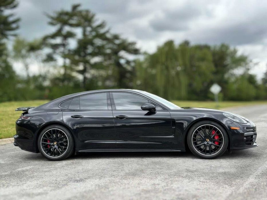 Porsche Panamera GTS      2020