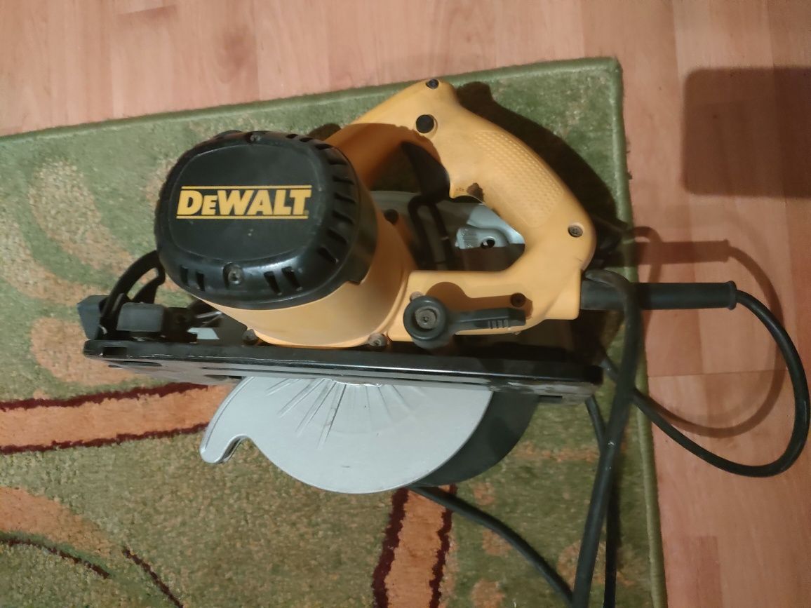 Pilarka DeWalt dt23620 qs