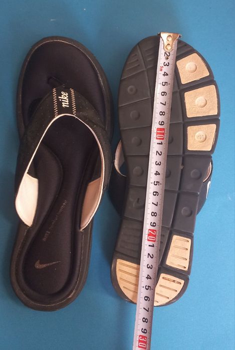 Жіночі сланці Nike розмір 40