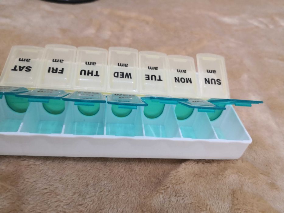 Коробка дозатор для лекарств, по дням недели, утро и вечер