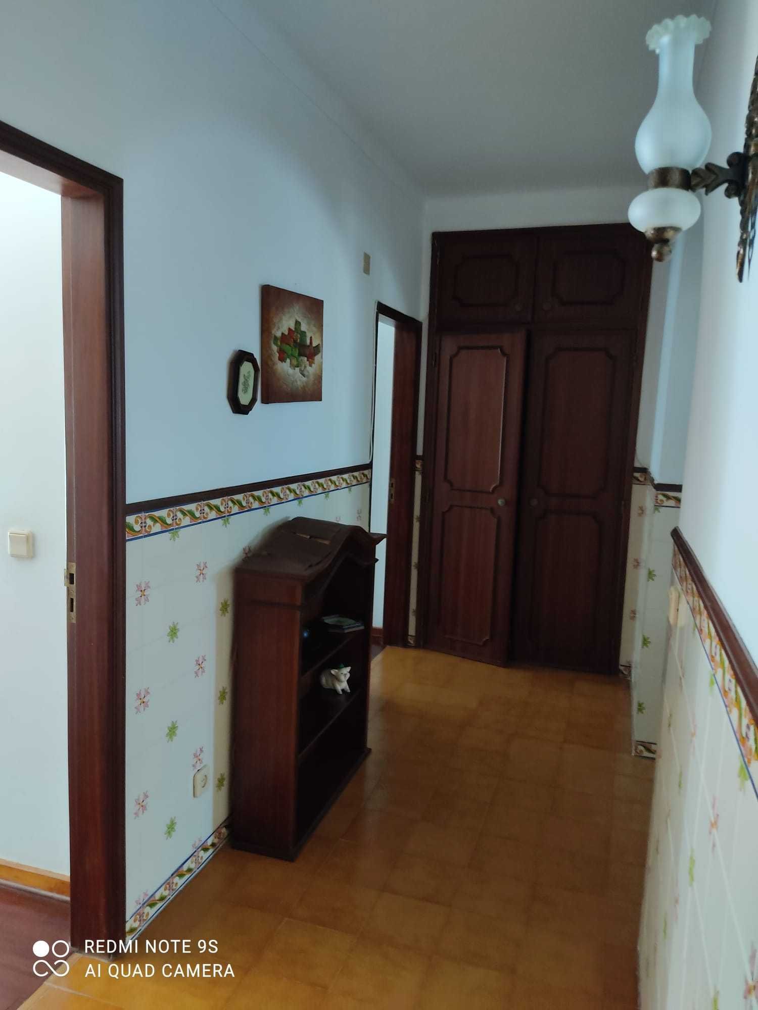 Quarto para arrendar em apartamento T3 (São Martinho do Bispo)