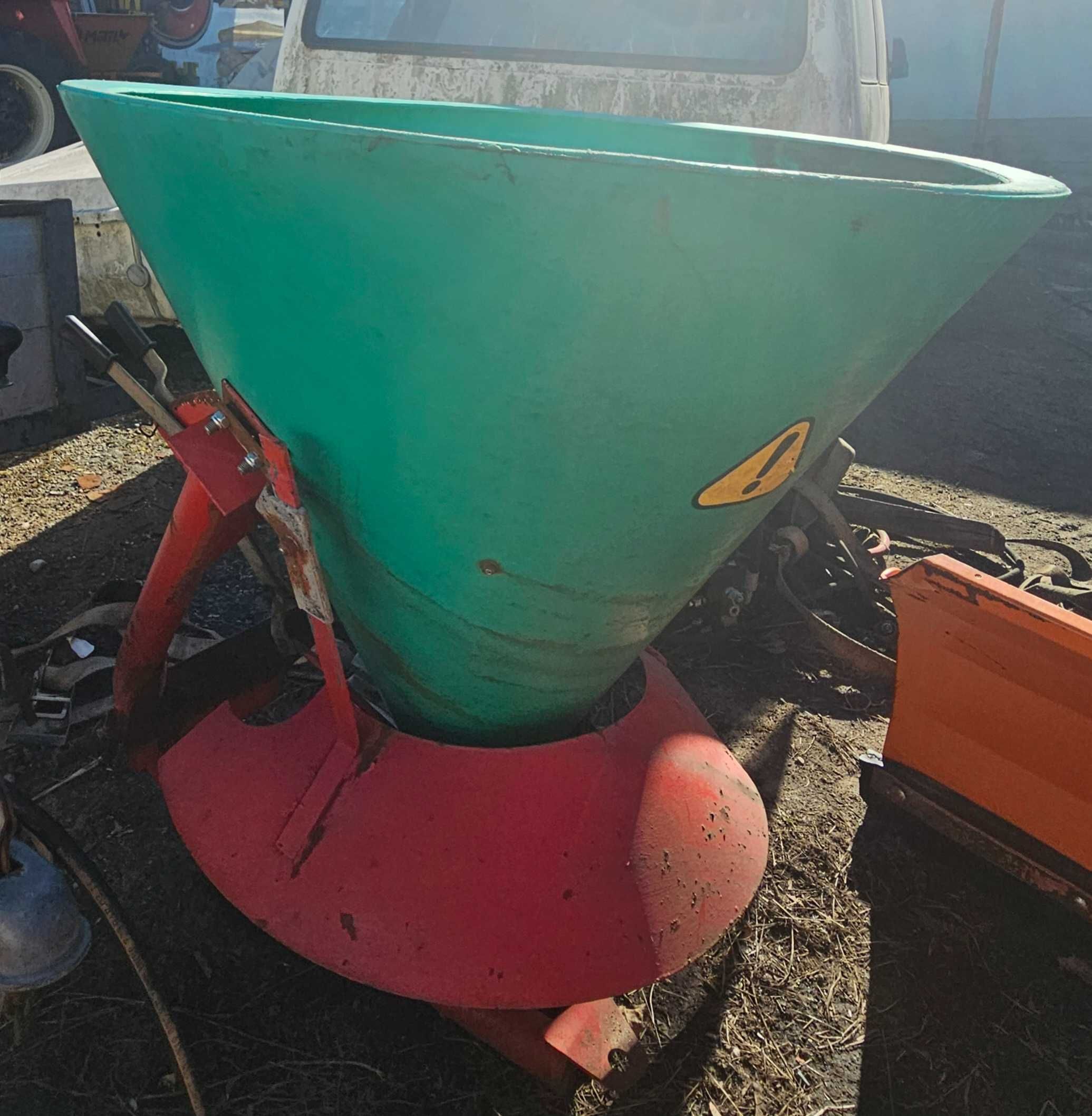 Pronar/MTZ 320 AMK z pługiem i piaskarką wystawiam fakturę VAT