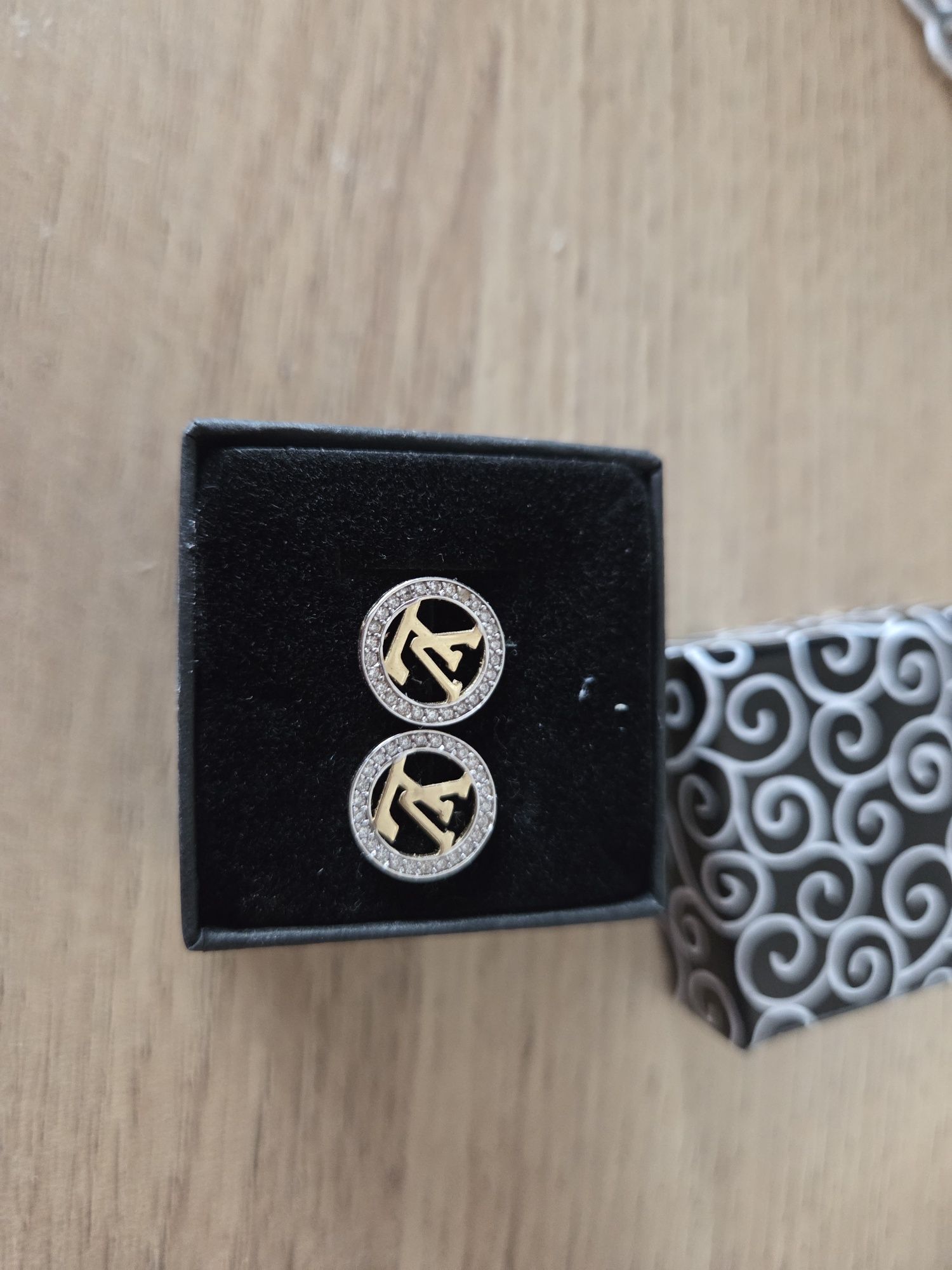 Kolczyki wkretki sztyfty LV Louis Vuitton 585 14k nowe