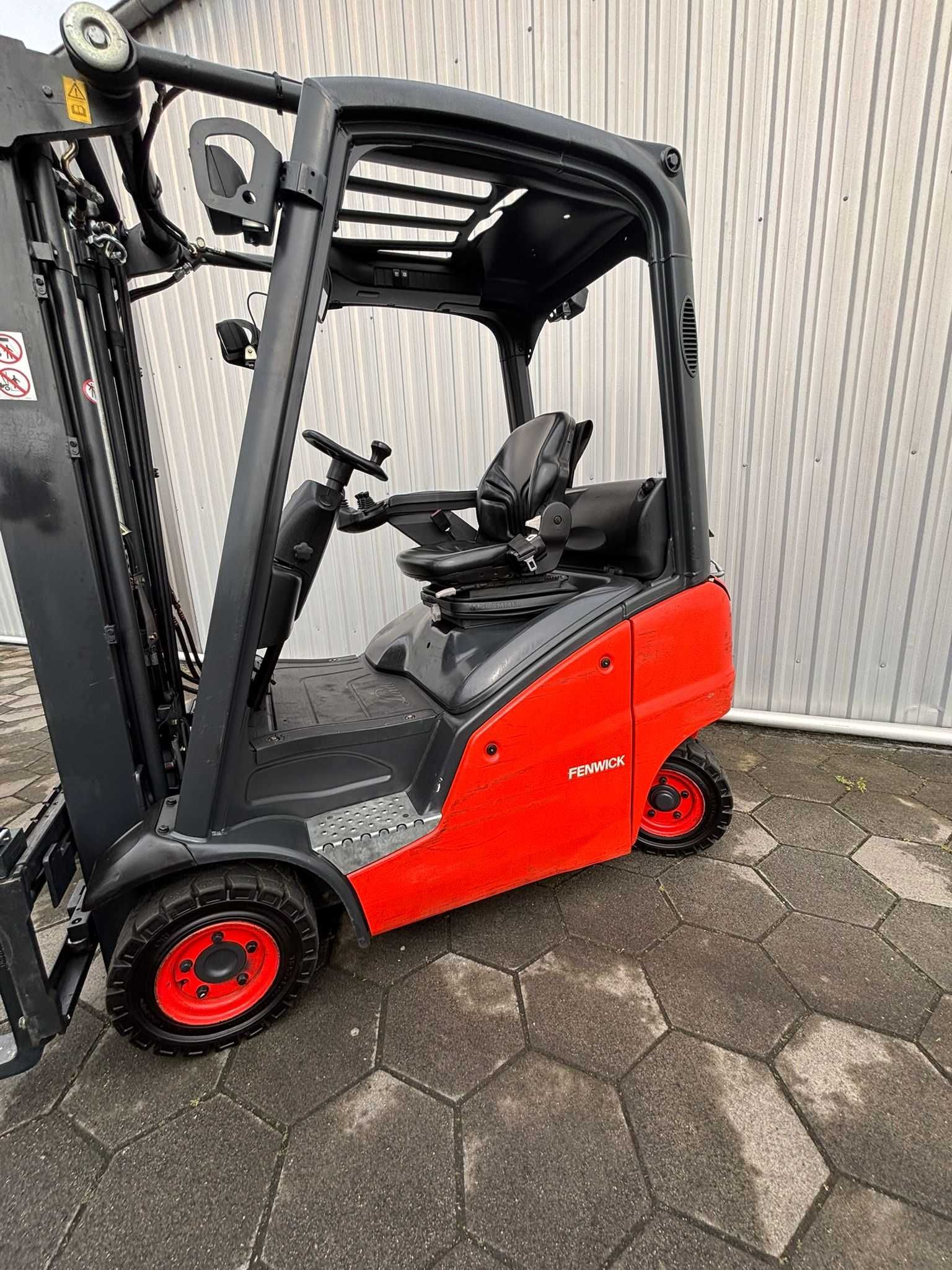 Wózek widłowy Linde H16T-01, LPG, Triplex 4640 mm, 2012 rok, 3800 mth