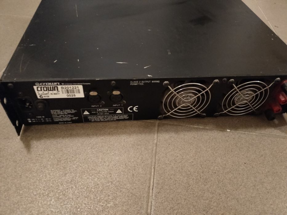 Koncówka mocy wzmacniacz Crown XLS 402